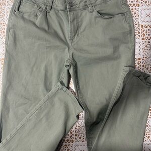 Olive Green Kensie Skinny Pants size 8 mid rise ankle